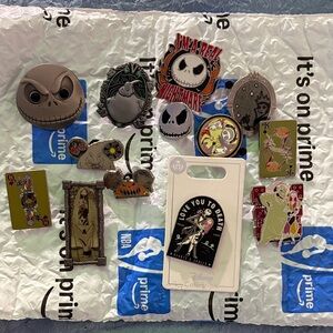 lot  of nightmare before Christmas collectible Disney parks  pins LELR & more